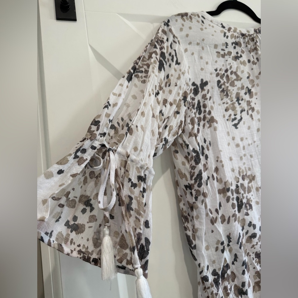 New Directions Cream and Brown Tie Sleeve Blouse - Picture 5 of 7